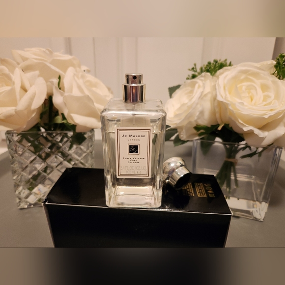 Vintage Black Vetyver Cafe Cologne by Jo Malone; 100ml / 3.4 fl.oz; 78% Full - Picture 14 of 16